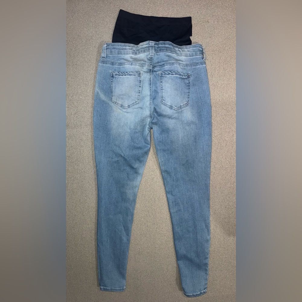 Time and Tru size small Women's light blue wash Maternity Skinny Jeans NWT - Picture 3 of 4